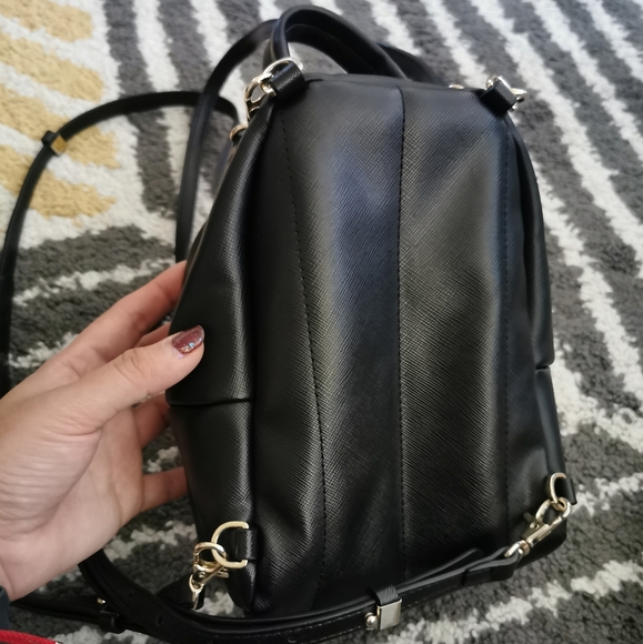 backpack - Picture 2 of 6